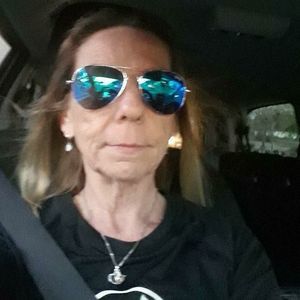 Meet your Posher, Sandy